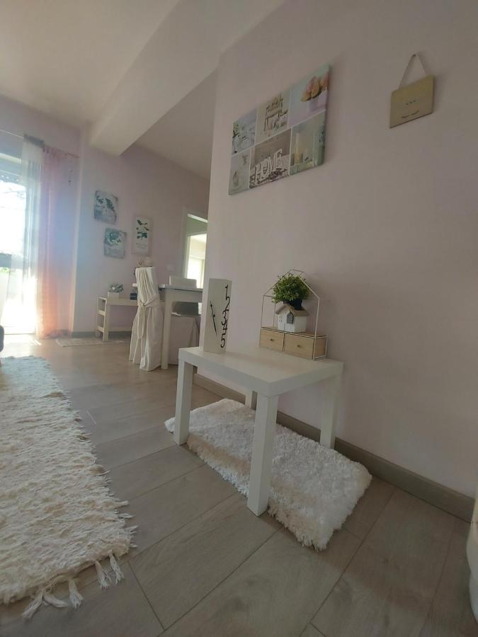 La Pineta - Delightful Small Apartment Near The City Center L'Aquila Exterior photo